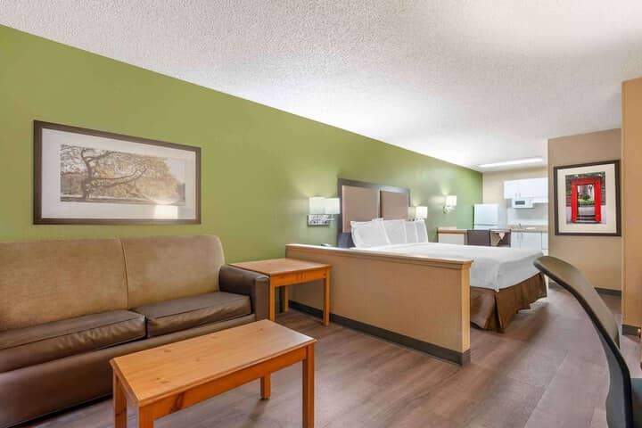 Room 30 of 48