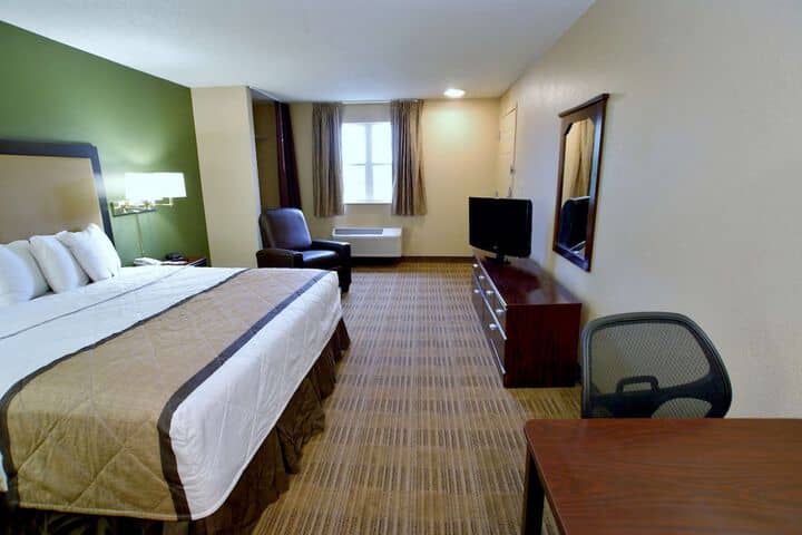 Room 8 of 25
