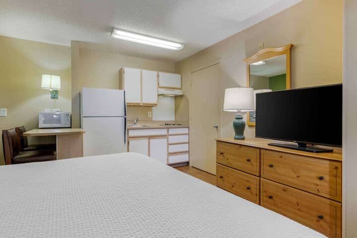 Room 17 of 48