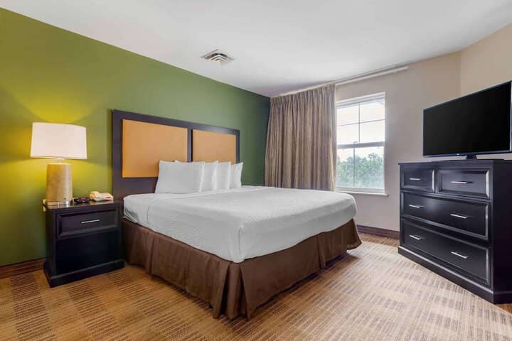 Room 25 of 48