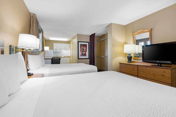 Room 10 of 30