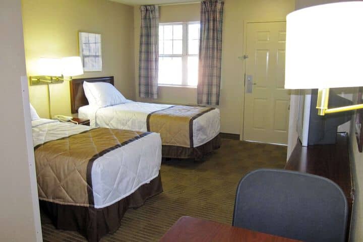 Room 16 of 25