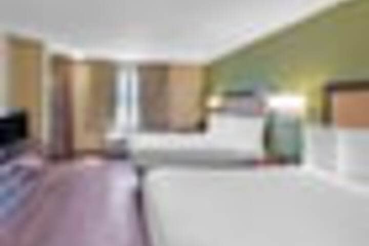 Room 47 of 93