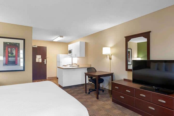 Room 25 of 36