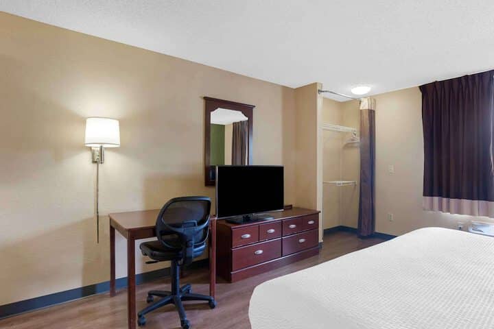 Room 51 of 93