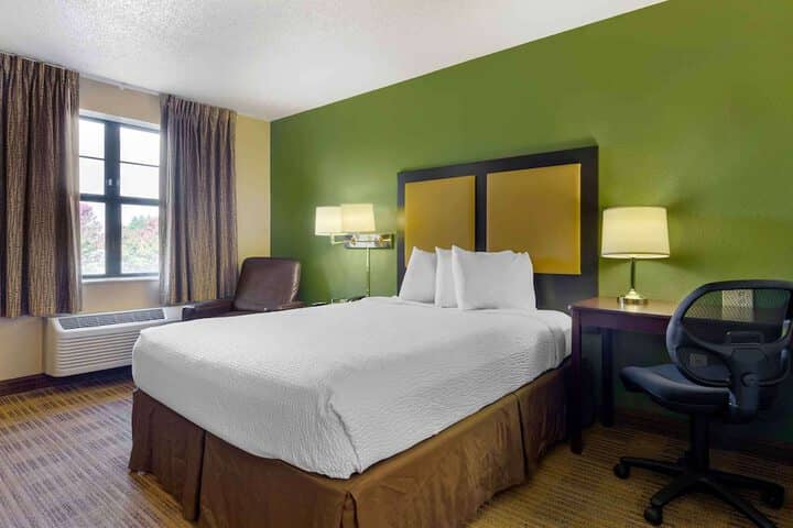 Room 6 of 26