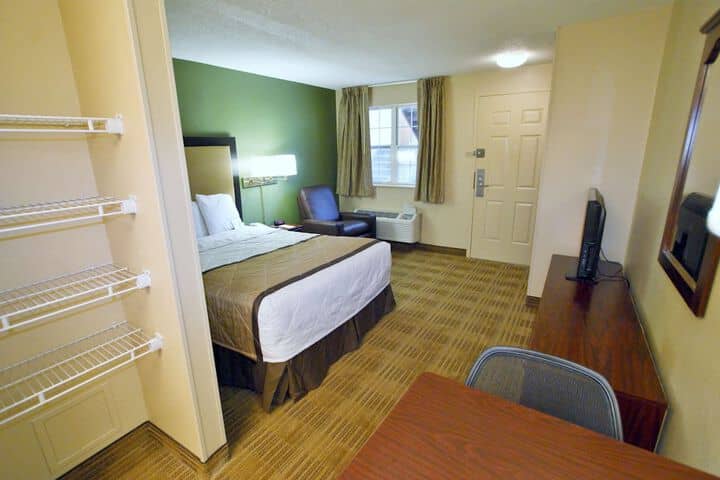Room 5 of 25