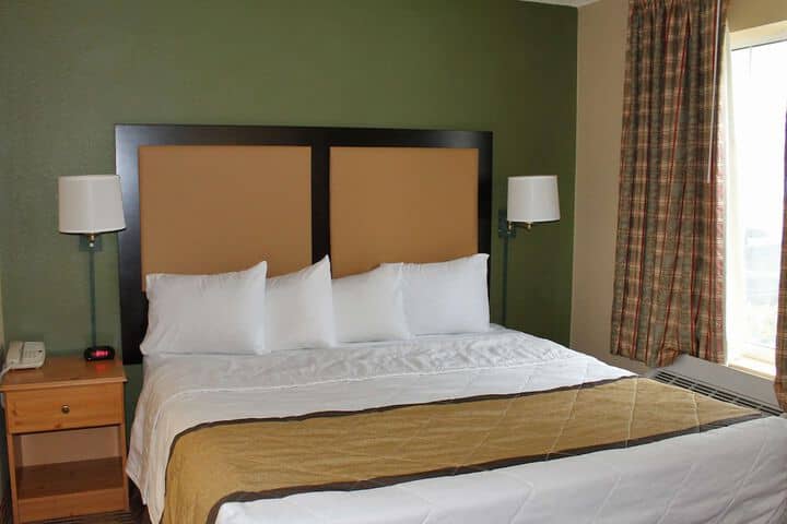 Room 17 of 36