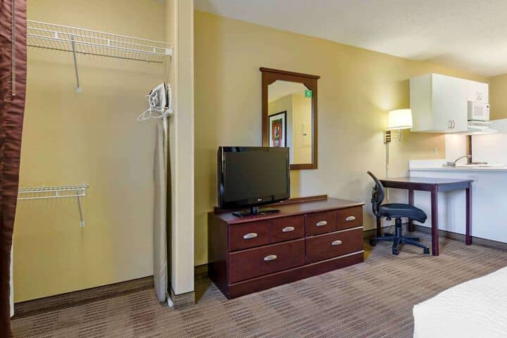 Room 10 of 26
