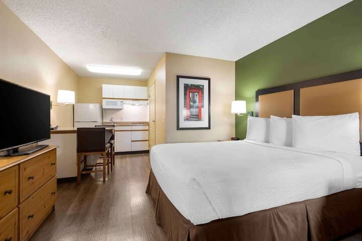 Room 6 of 30