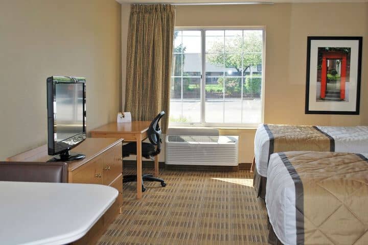 Room 15 of 36
