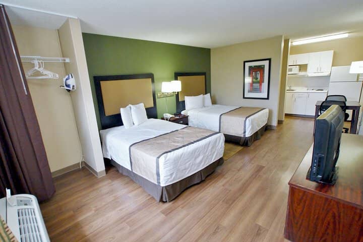 Room 12 of 25