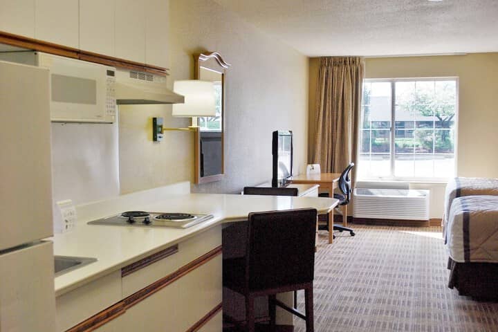 Room 14 of 36