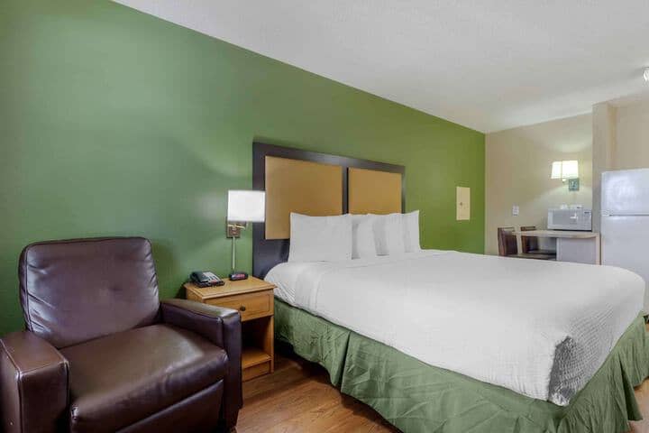 Room 15 of 48