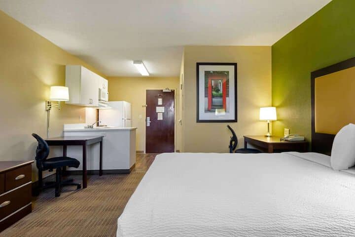 Room 9 of 26